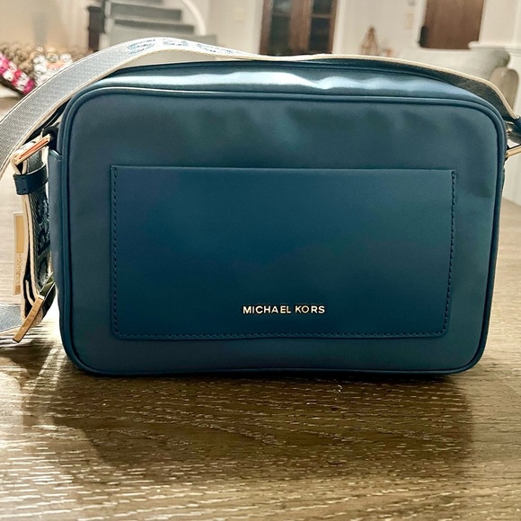 NWT Michael Kors Jet Set Blue Large Nylon Gabardine Crossbody Bag w/ Logo Strap - Picture 9 of 16